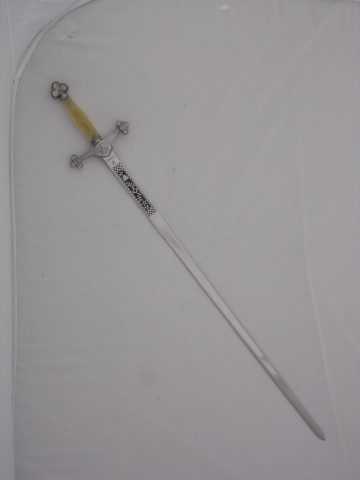 ESPADA MASONA NÁCAR PLATA